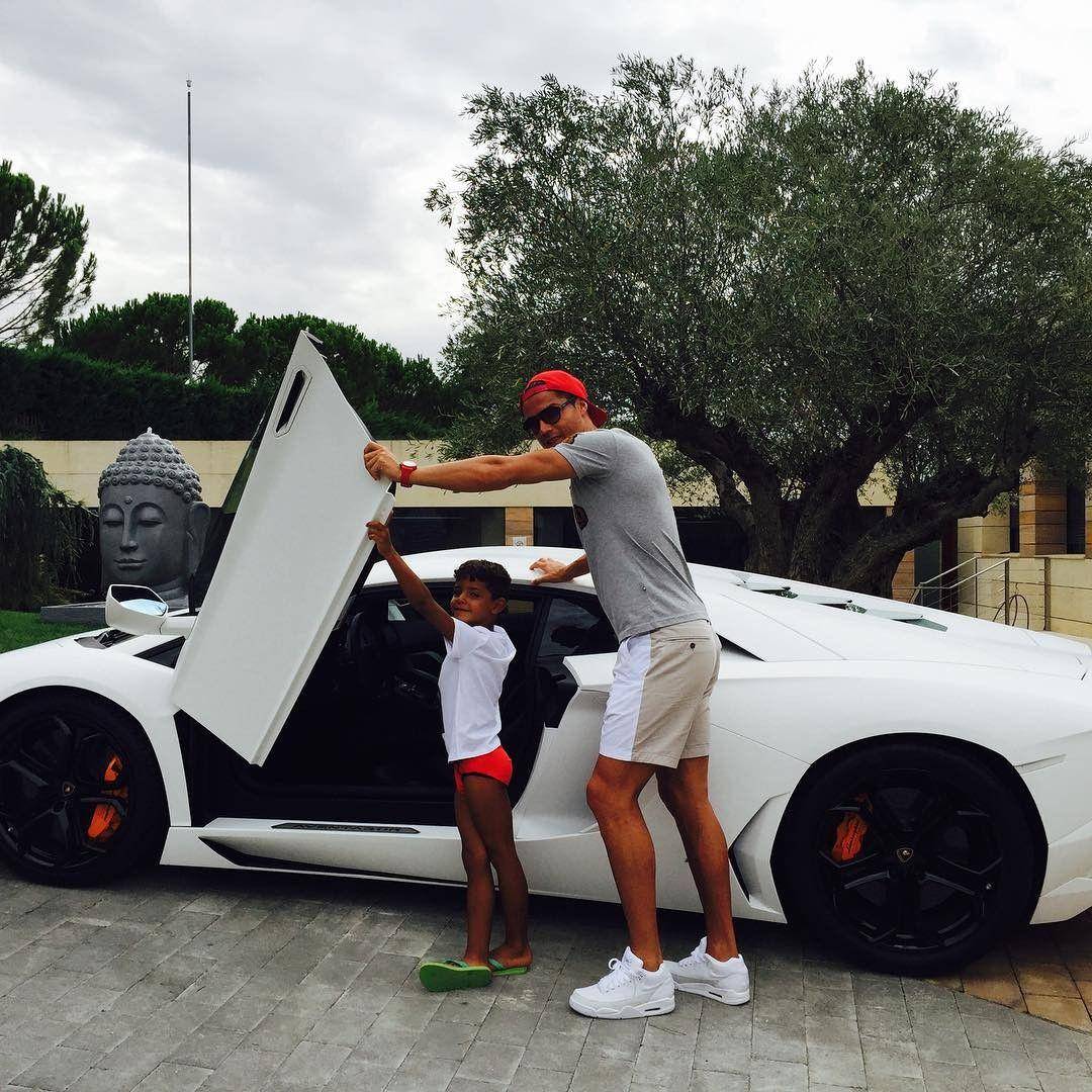 instagram.com/cristiano