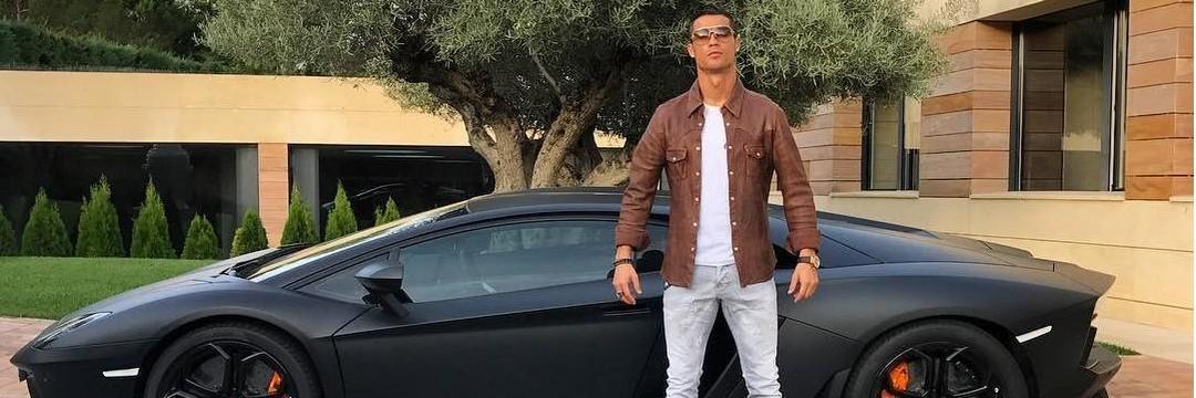Fantastis! Ini Daftar Harga 14 Mobil Mewah Cristiano Ronaldo