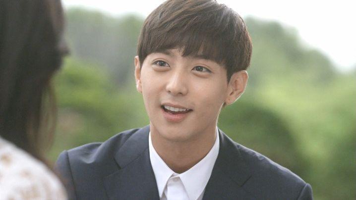 9 Potret Cakep Hyun Woo, Aktor Imut di Drama Korea 'Bravo My Life'