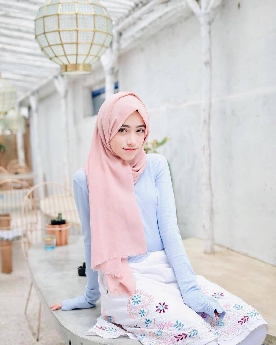 instagram.com/shireeenz