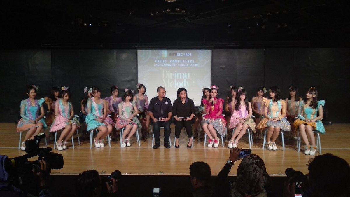 Twitter.com/officialJKT48