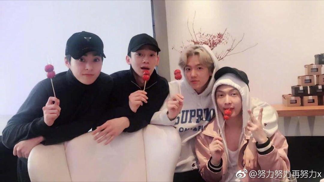 Lama Tidak Bertemu, EXO-CBX Akhirnya Reunian Bareng Lay di China