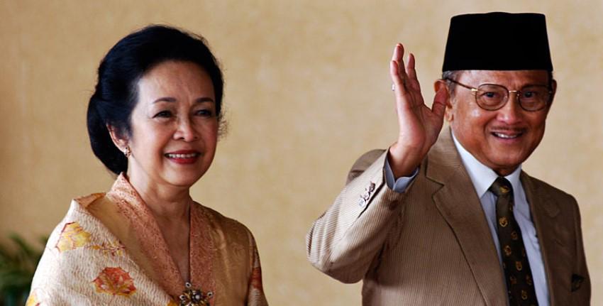 7 Kalimat Cinta B.J Habibie pada Ainun yang Bikin Baper