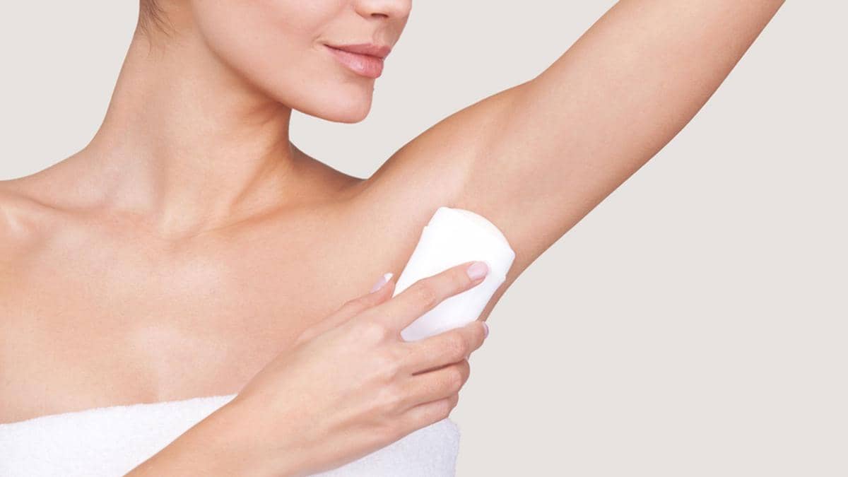 Kebiasaan Aneh, Wanita Ini Kecanduan Makan Deodoran