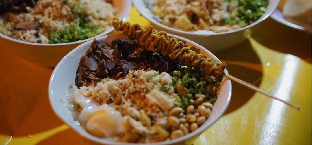 5 Warung Bubur Ayam di Surabaya Bikin Sarapanmu Dijamin Puas!