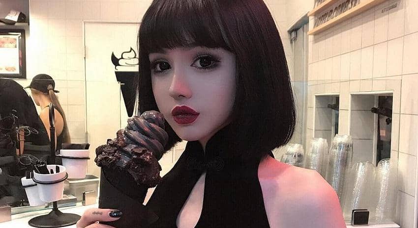 Kina Shen, Gadis Asal China yang Punya Wajah seperti Barbie