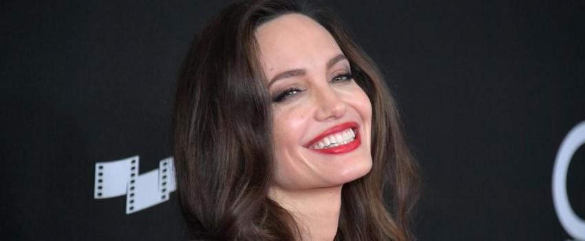 Mau Punya Bibir Merah Merona? Yuk Cobain 5 Bahan Alami Ini