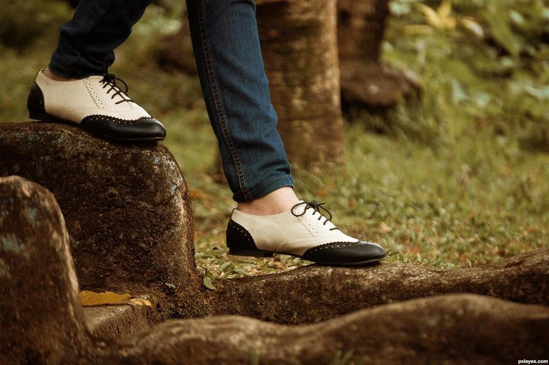Girls, Caramu Menjalin Asmara Bisa Dilihat Dari Jenis Sepatu Favorit