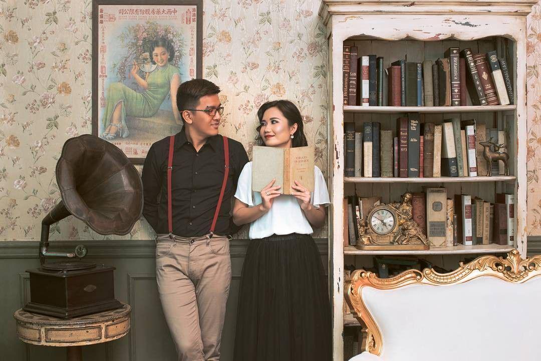 12 Pose Romantis Bareng Pasangan yang Beda dan Gak Alay