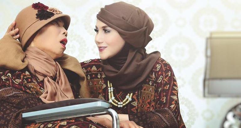 7 Potret Kedekatan Para Seleb dan Ibunya di Momen Spesial Hari Ibu