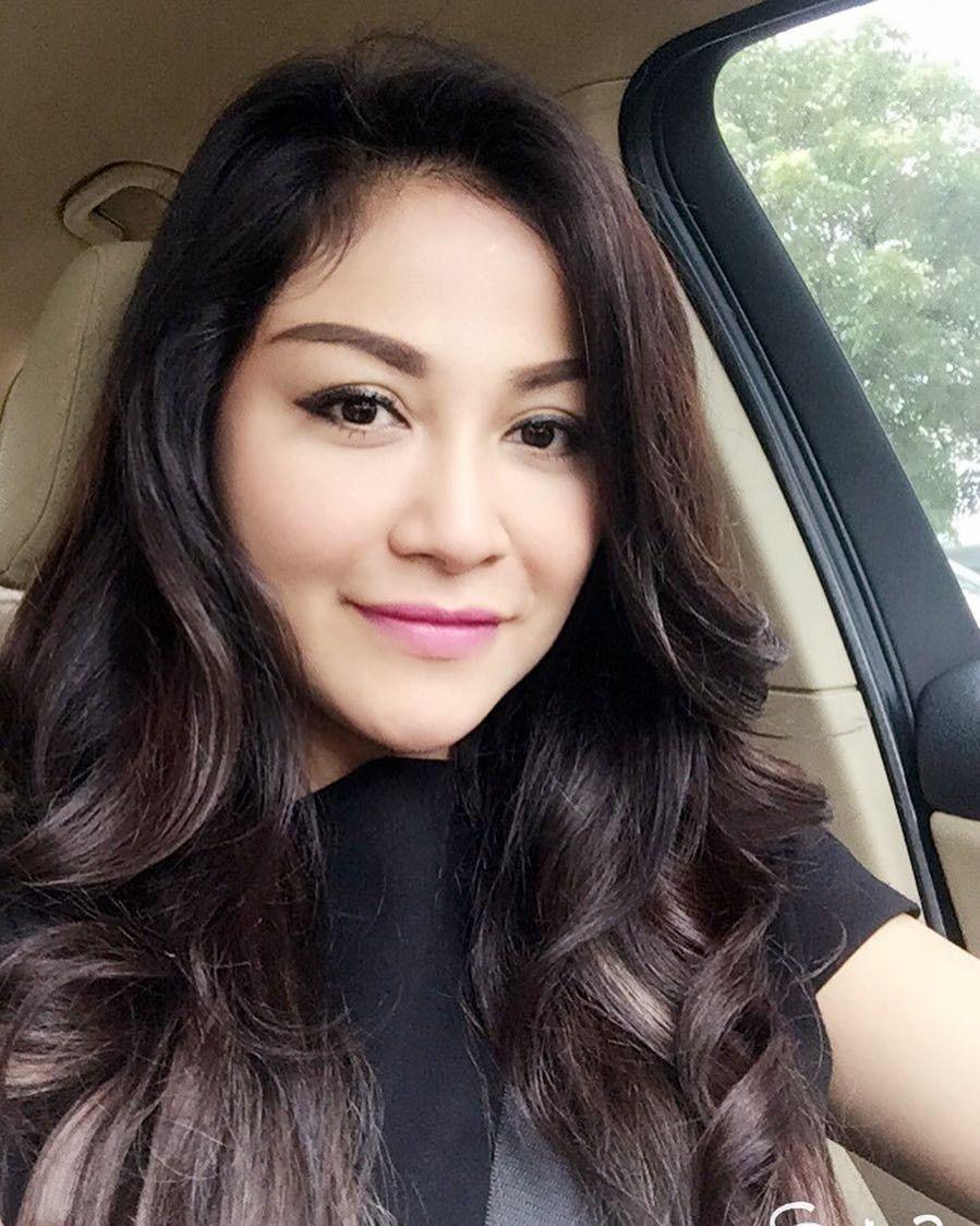 Sudah 38 Tahun, Virnie Ismail 'Extravaganza' Penampilannya Makin Menawan