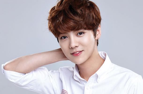 Harga 11 Jam Tangan Luhan Eks EXO Ini Bikin Melongo, Seharga Rumah!
