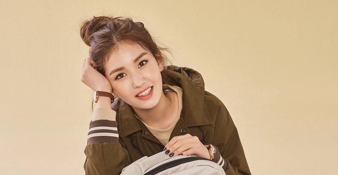 10 Gaya Casual Jeon Somi yang Keren Buat Hangout Bareng Temen