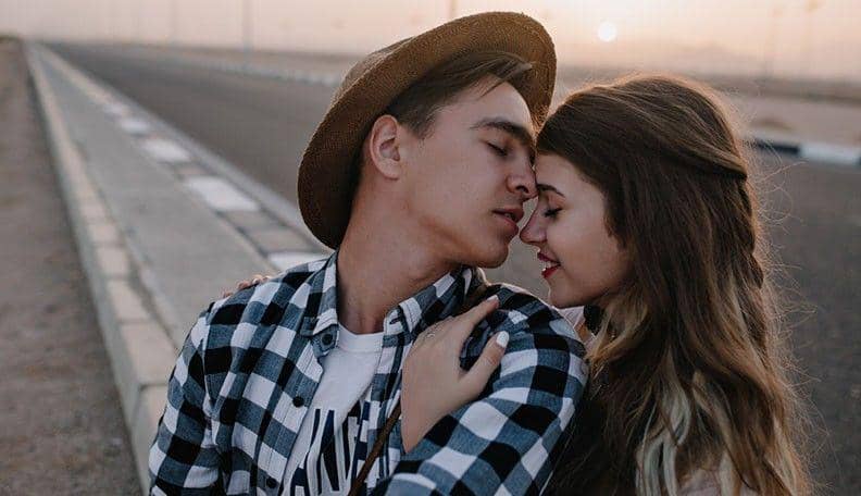Dijamin, 5 Cara Ini Bisa Bikin Pasanganmu Makin Lengket