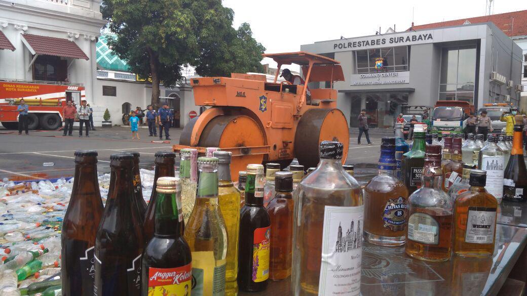 8 Orang Tewas Akibat Miras Oplosan di Jagakarsa dan Duren Sawit