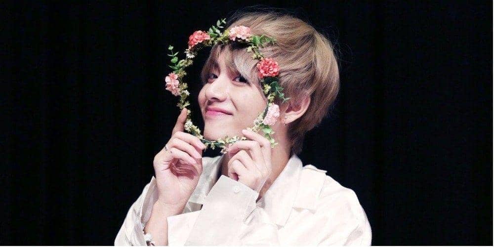Ulang Tahun V 'BTS' Jadi Trending Topic Dunia & Dapat Kado Mewah
