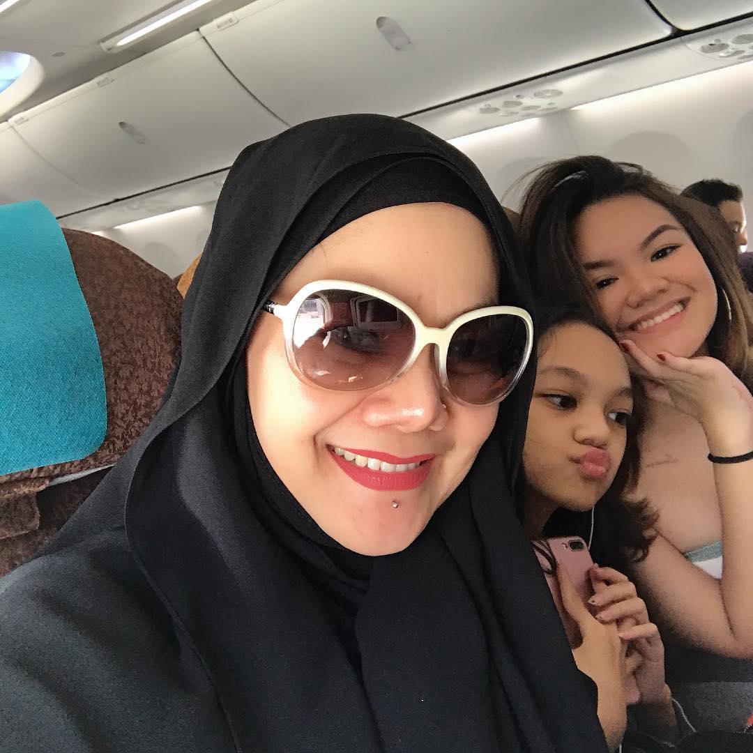 Jedun Dipenjara, Ini 10 Foto Liburan Sarita dan Anak di Bali