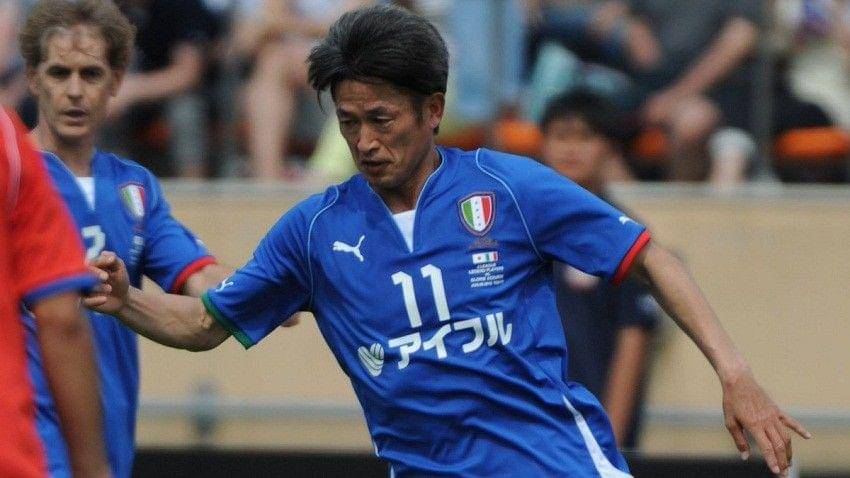 twitter.com/@soccer411