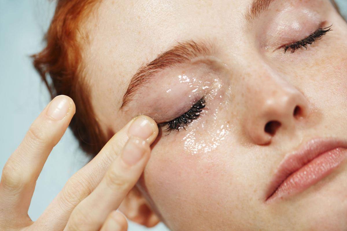 intothegloss.com