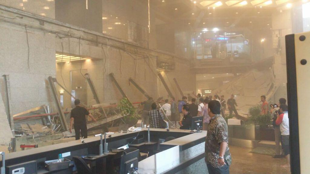 Berikut Kronologi Runtuhnya Selasar Tower 2 Bursa Efek Indonesia