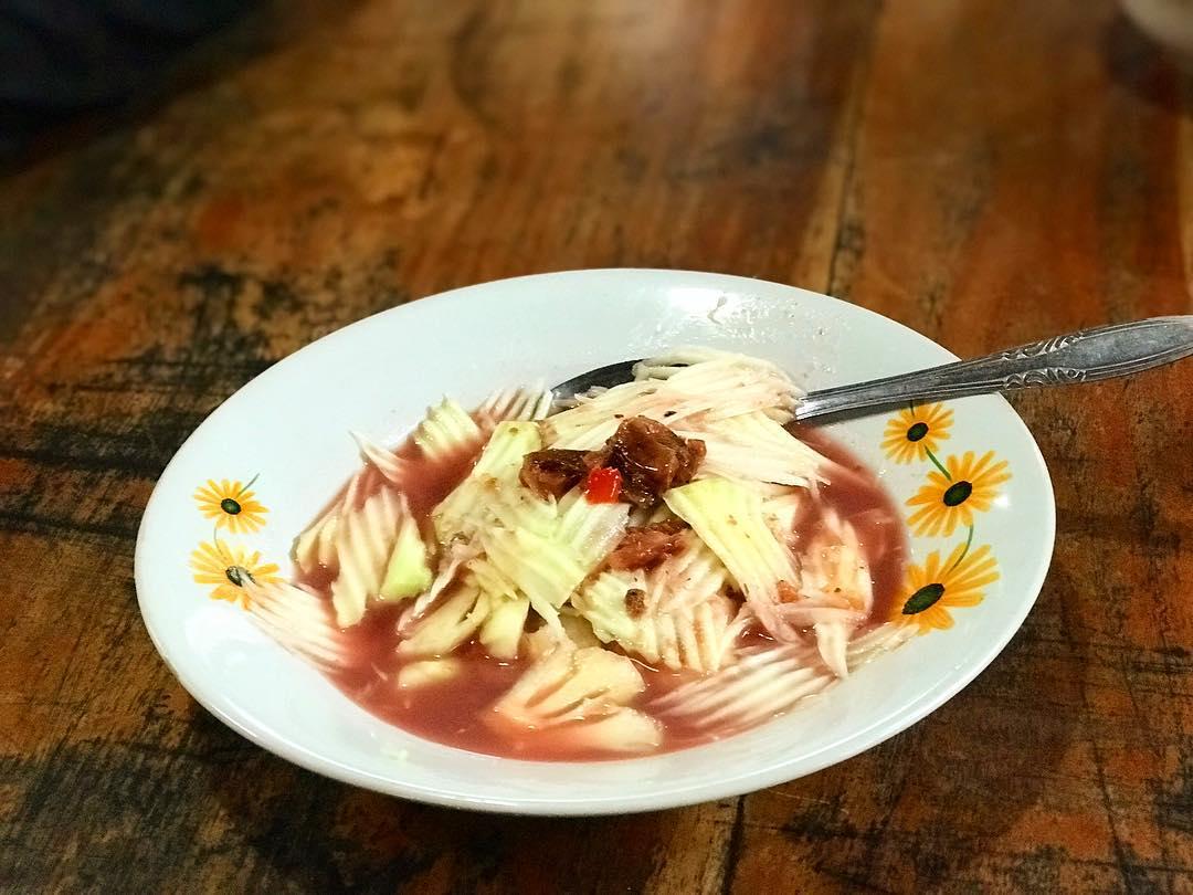 5 Tempat Rujak Kuah Pindang Lezat di Bali, Gurihnya Nagih!