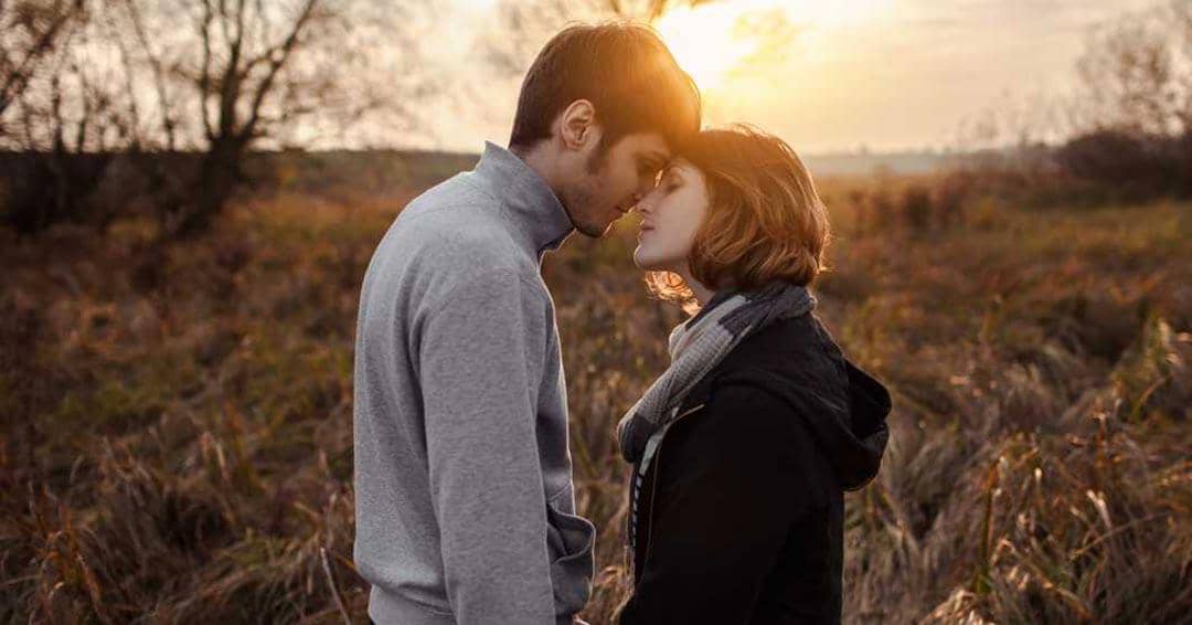 Kenapa Kita Jatuh Cinta dan Bisa Berkomitmen Pada Satu Orang?