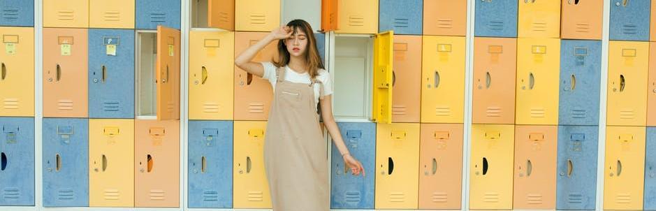 Ingin Tampil Beda di Hari Pertama Kuliah? Cobalah 7 Fashion Kece Ini