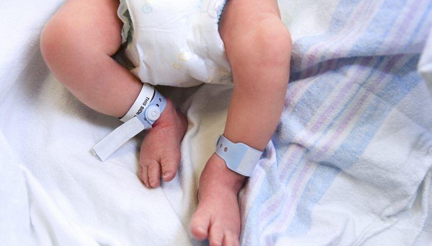 Bukan Sinetron, Anak Keluarga Muslim & Hindu Ini Tertukar Sejak Bayi