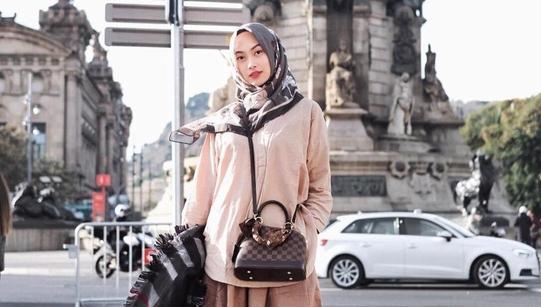 Intip 7 inspirasi Gaya Travelling ala Indah Nada Puspita, Hits Abis!