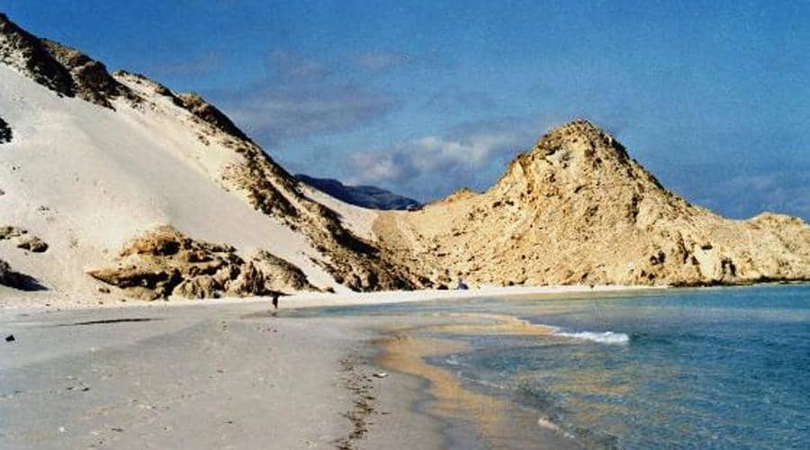 9 Potret Kepingan Surga yang Hanya Bisa Ditemukan di Pulau Ini, Keren!