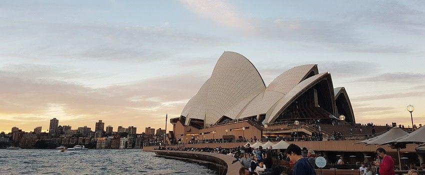 Timeline & Rincian Biaya Daftar 'Work and Holiday' Visa ke Australia