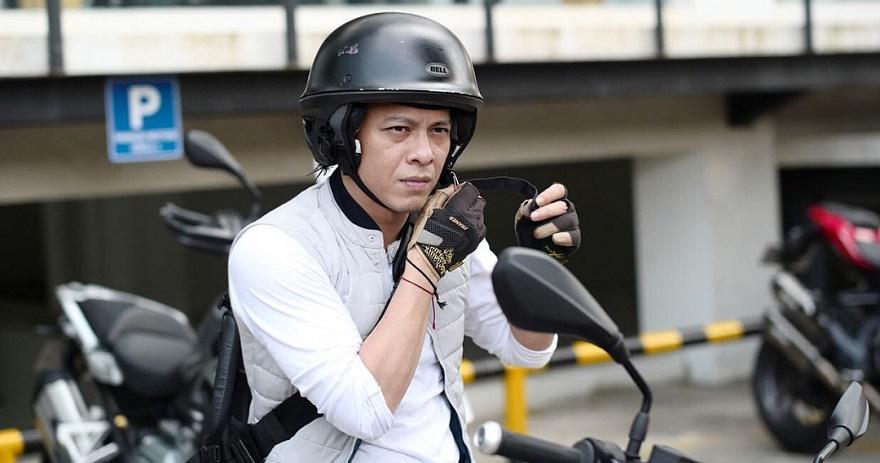10 Seleb Ini Hobi Banget Naik Motor, Bikin Pengen Dibonceng