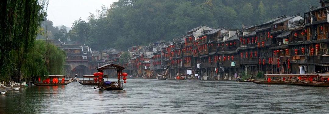 Gak Hanya Venesia, 6 Kota Kanal Dunia Ini Pun Tak Kalah Menawan