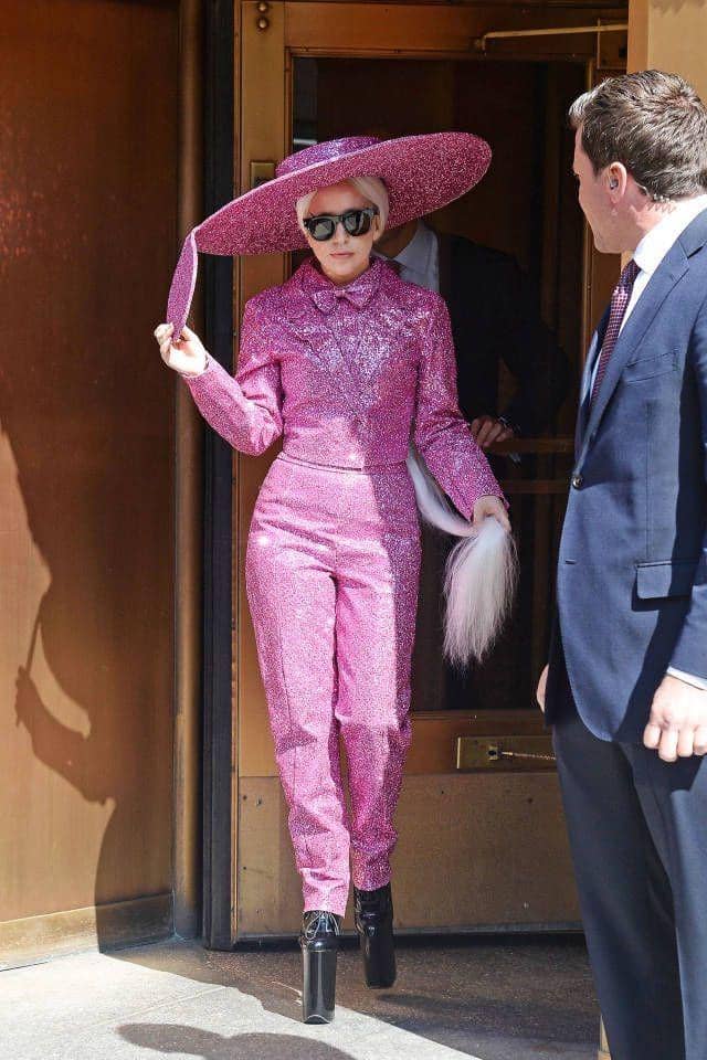 harpersbazaar.com