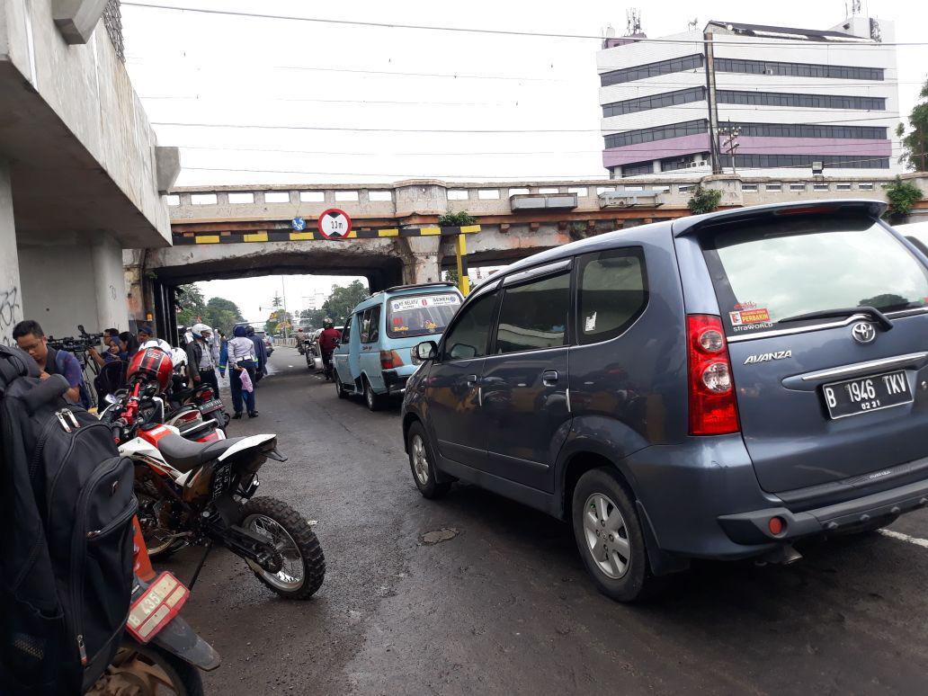[BREAKING] Proyek DDT PT KAI di Matraman untuk Bantu Perjalanan KRL Tepat Waktu