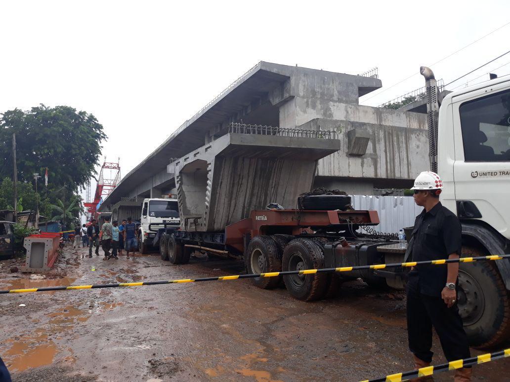 Satu Korban Tewas Ambruknya Crane DDT Dimakamkan di Padalarang