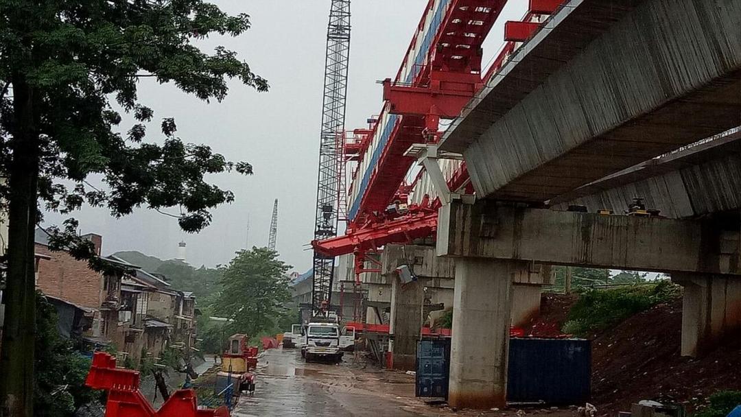 [BREAKING] Lokasi Kejadian Crane Ambruk DDT PT KAI Sita Perhatian Warga