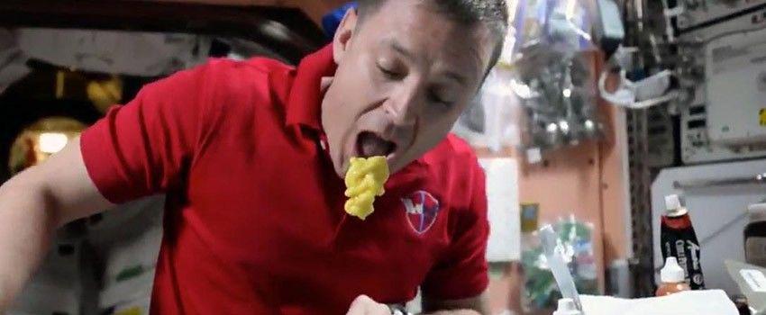 Wow, di Masa Depan Astronot Bisa Memakan Kotorannya Sendiri!