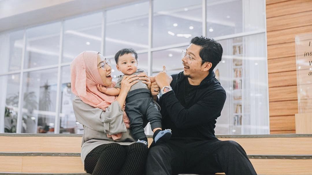 Suami Idaman, 10 Potret Influencer Bena Kribo si 'Ayah Ubi'