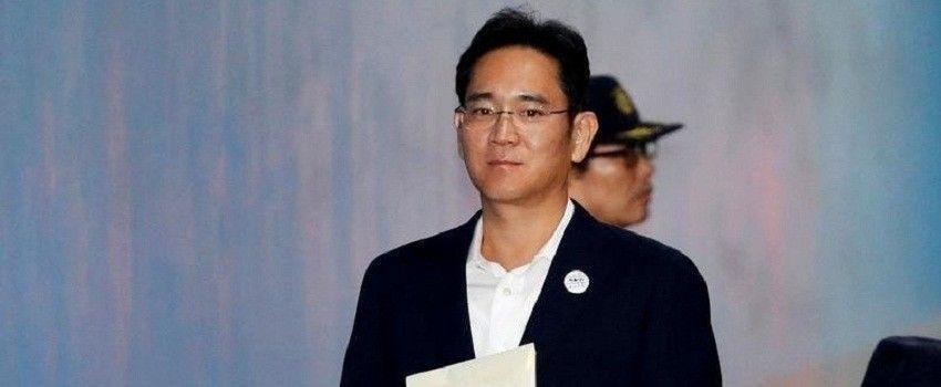 Bos Samsung Dibebaskan Setelah Dipenjara Setahun