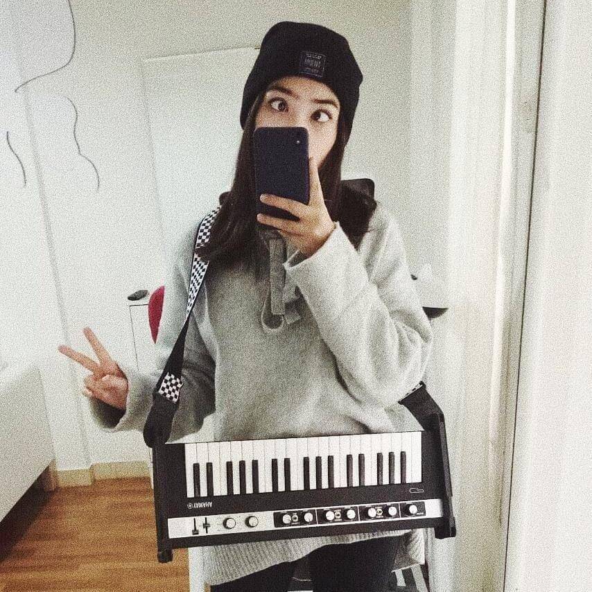 Instagram.com/isyanasarasvati