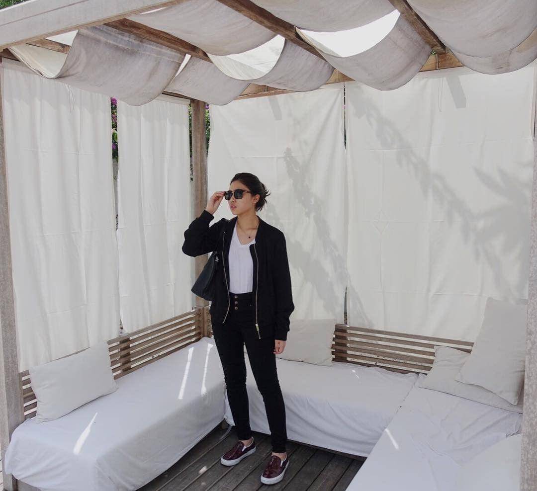 Instagram.com/isyanasarasvati