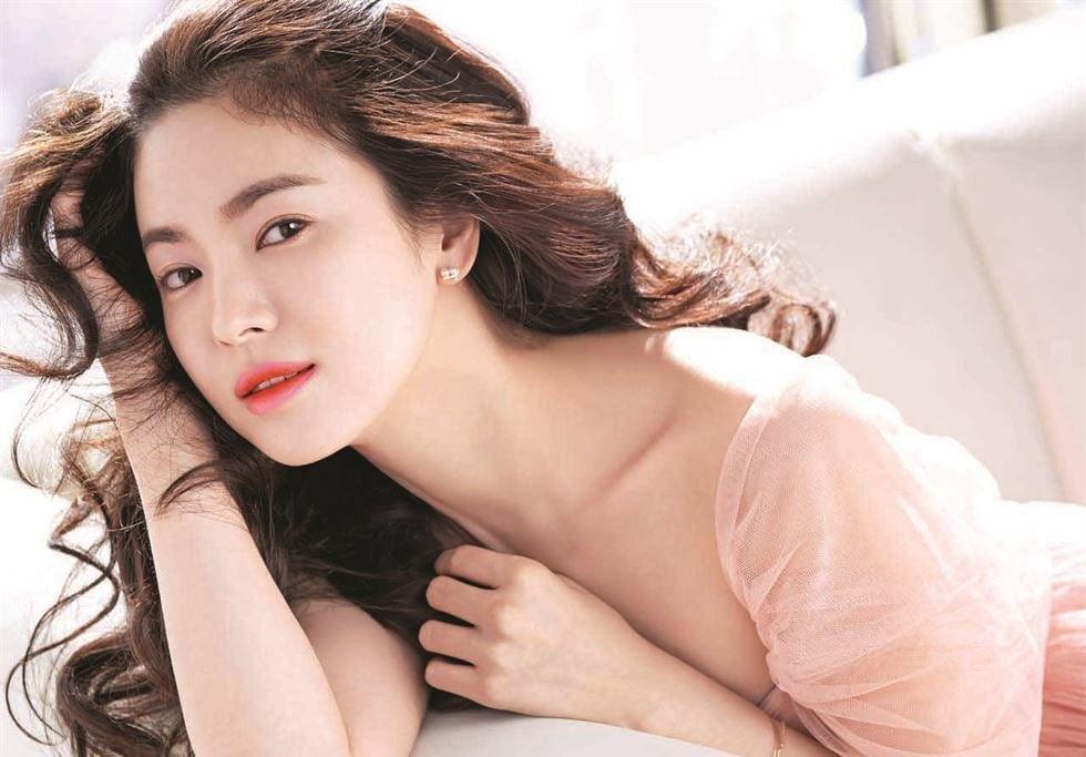 10 style ala song hye kyo yang menginspirasimu jadi wanita anggun