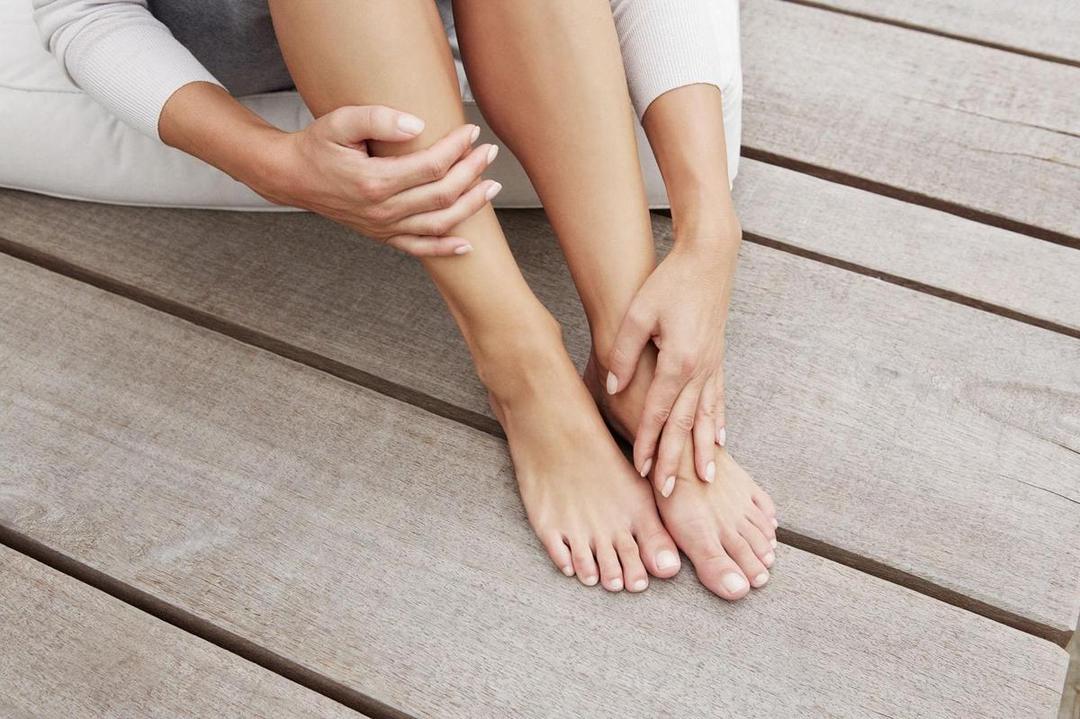 6 Cara Mencerahkan Kulit Tangan dan Kaki Belang dengan Bahan Alami