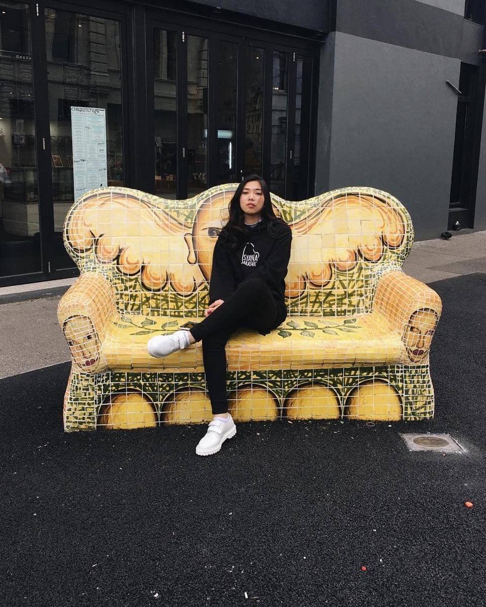 Instagram.com/isyanasarasvati