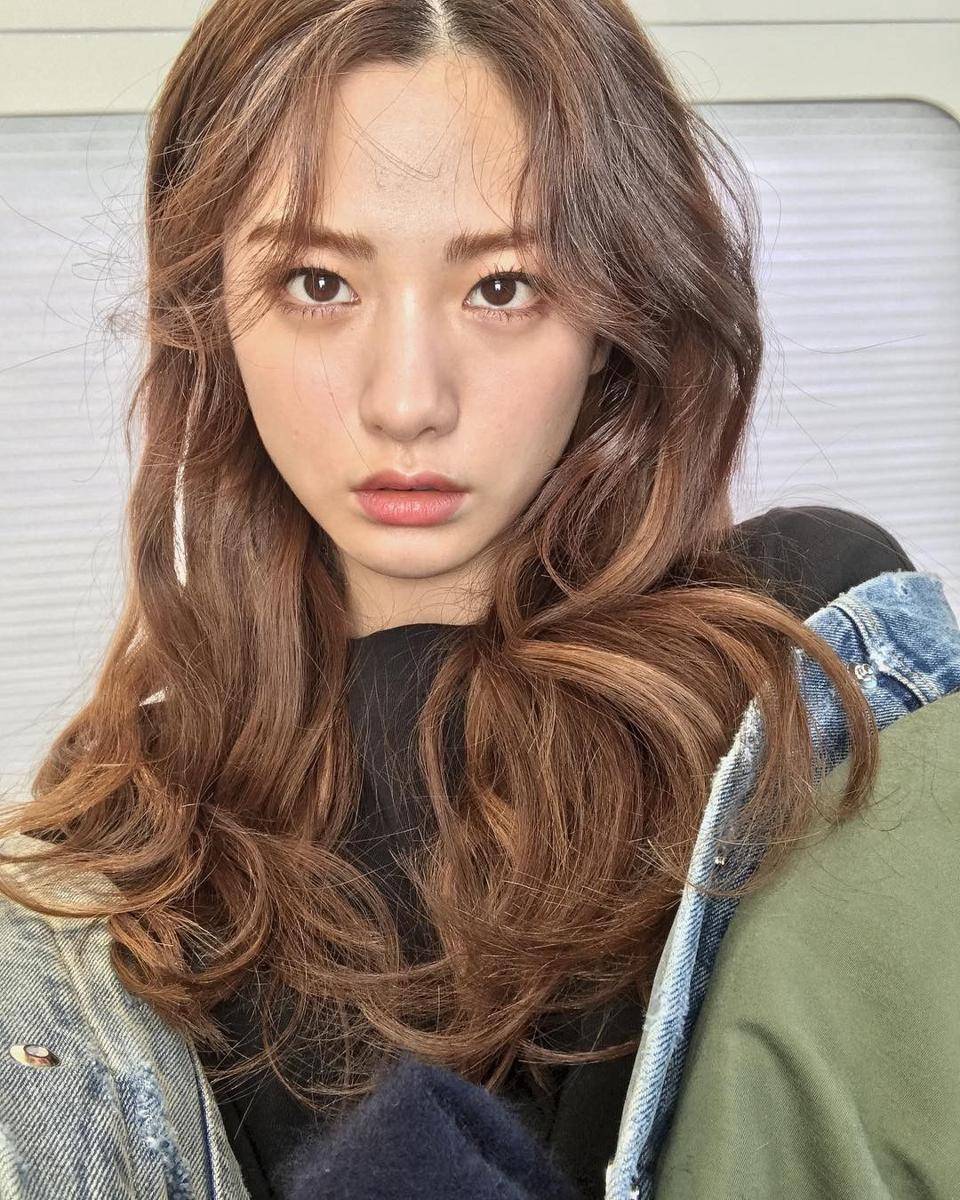 instagram.com/jin_a_nana