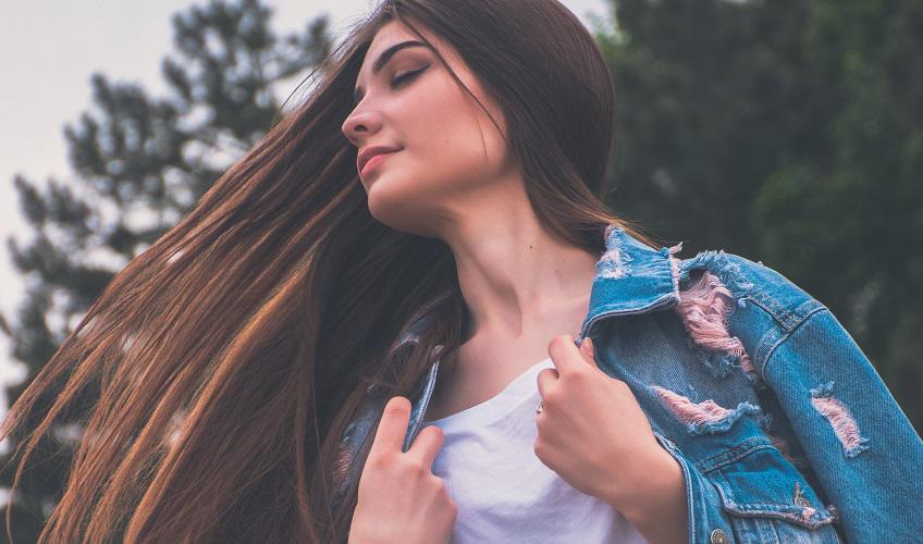 Gak Harus ke Salon, 5 Perawatan Rambut Ini Bisa Kamu Buat Sendiri