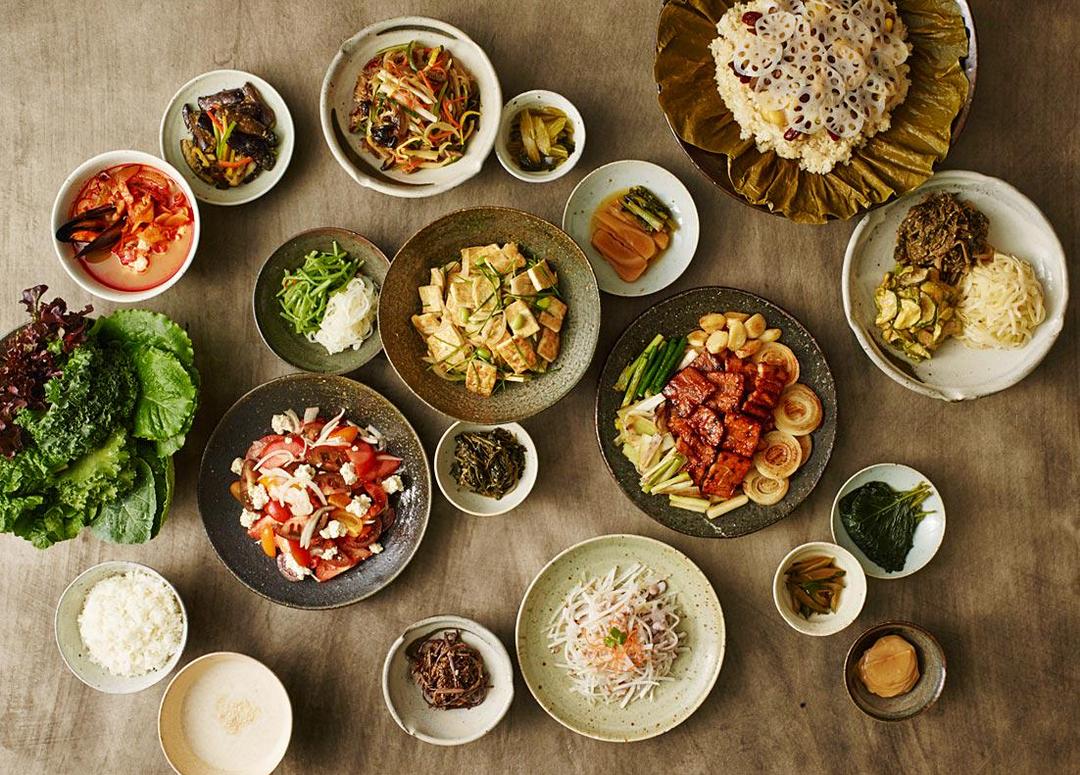 8 Side Dishes yang Gak Pernah Absen di Atas Meja Makan Orang Korea