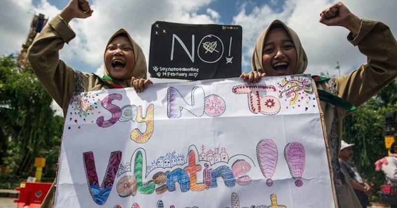 Antara 'Buka Room' dan Larangan Perayaan Valentine's Day di Negeri Syariat
