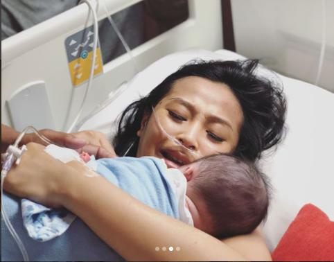 Manisnya Momen Kelahiran Anak Pertama Rinni Wulandari & Jevin Julian